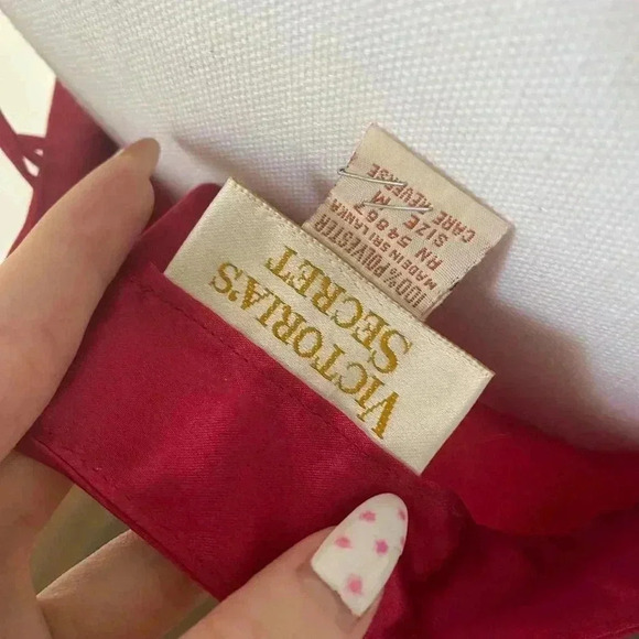 Vintage gold label Victoria secret deep red lace & satin set. - Picture 7 of 7